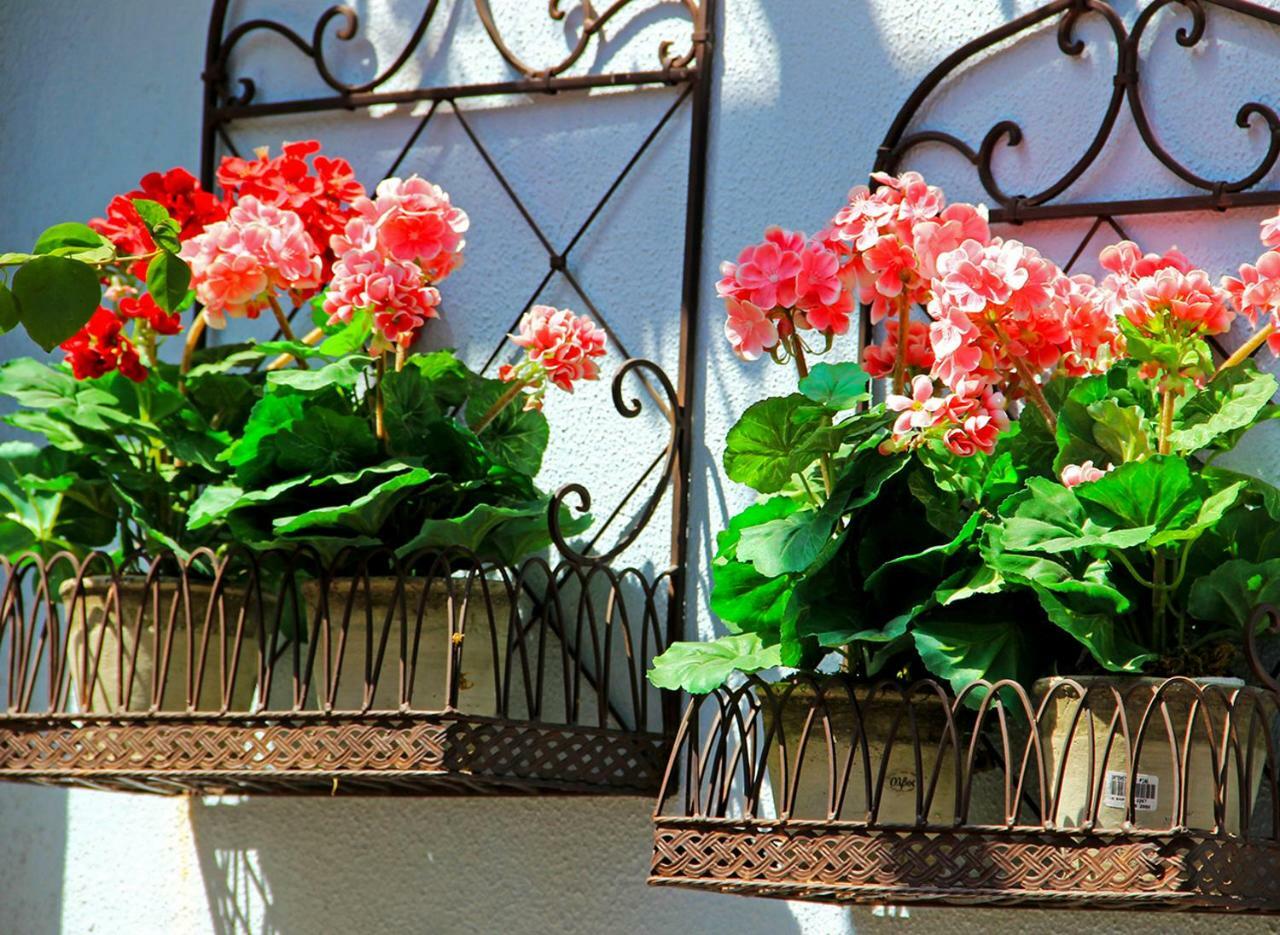 Boutique Hotel Kentrikon & Bungalows Agios Ioannis  Exterior photo